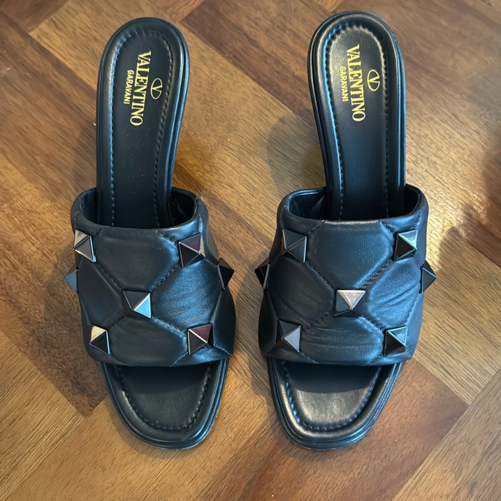 Valentino roman stud sandals black stud size 39.5